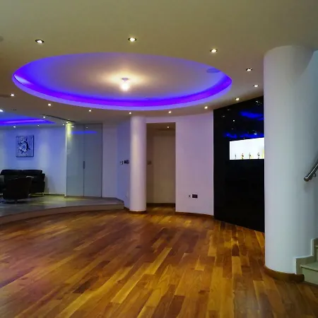 Modern And Luxury With 5 Bedrooms And Panoramic Views Villa